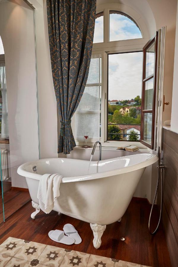 Casa Svizzera Agriturismo Barolo Buitenkant foto