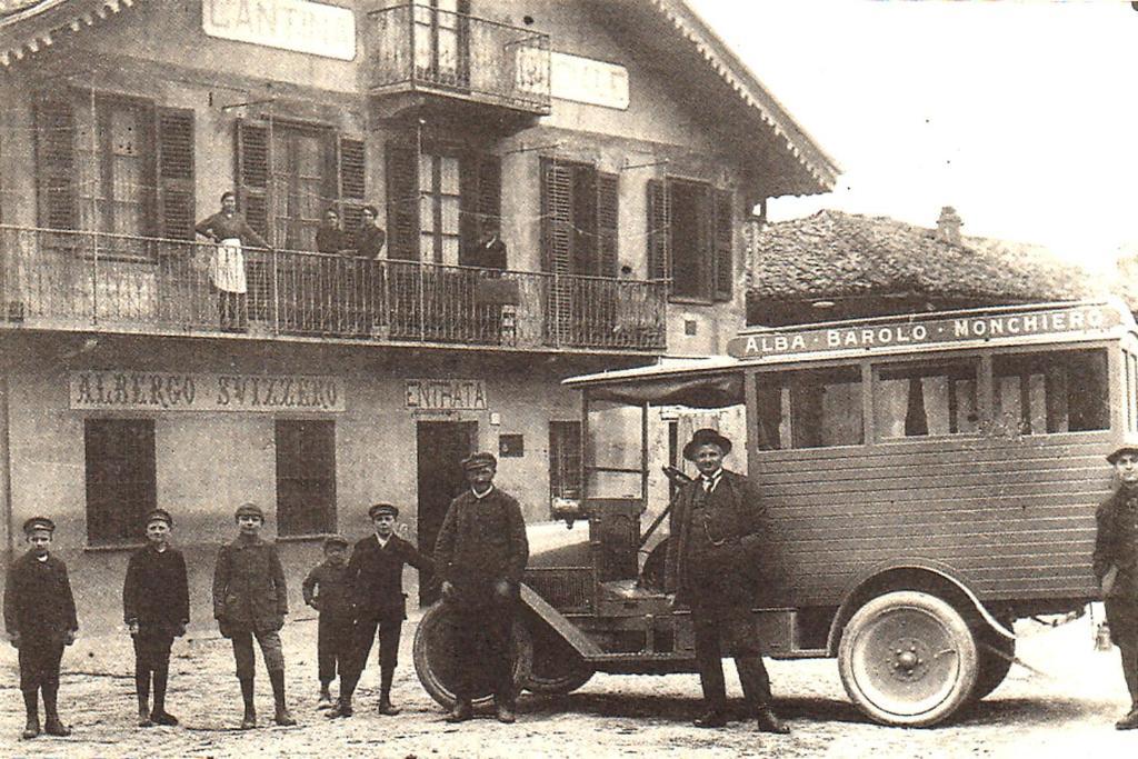 Casa Svizzera Agriturismo Barolo Buitenkant foto