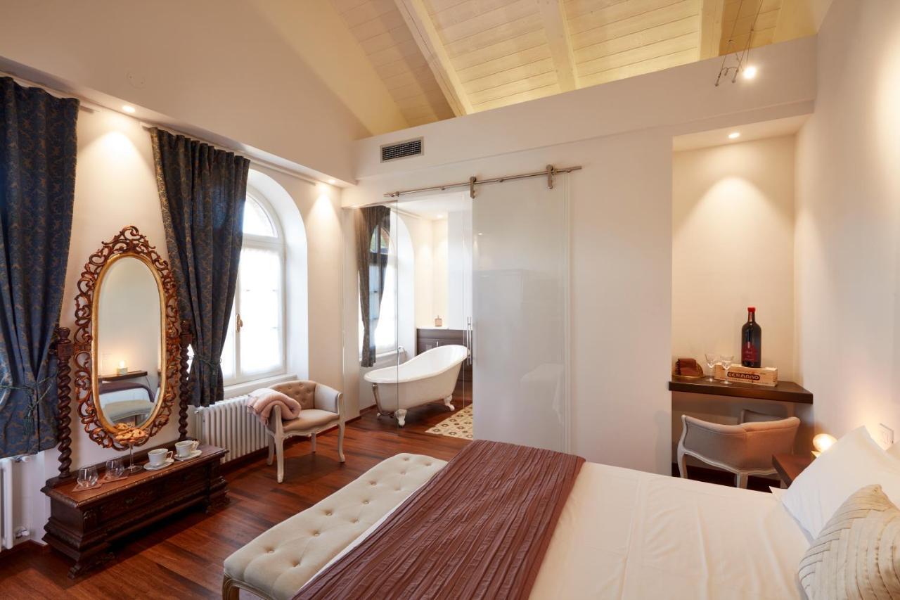 Casa Svizzera Agriturismo Barolo Buitenkant foto