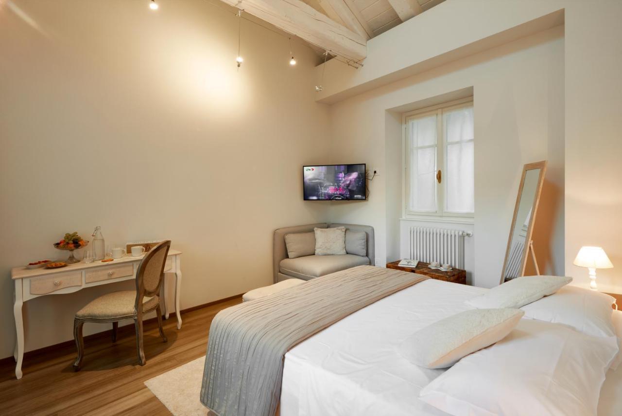 Casa Svizzera Agriturismo Barolo Buitenkant foto