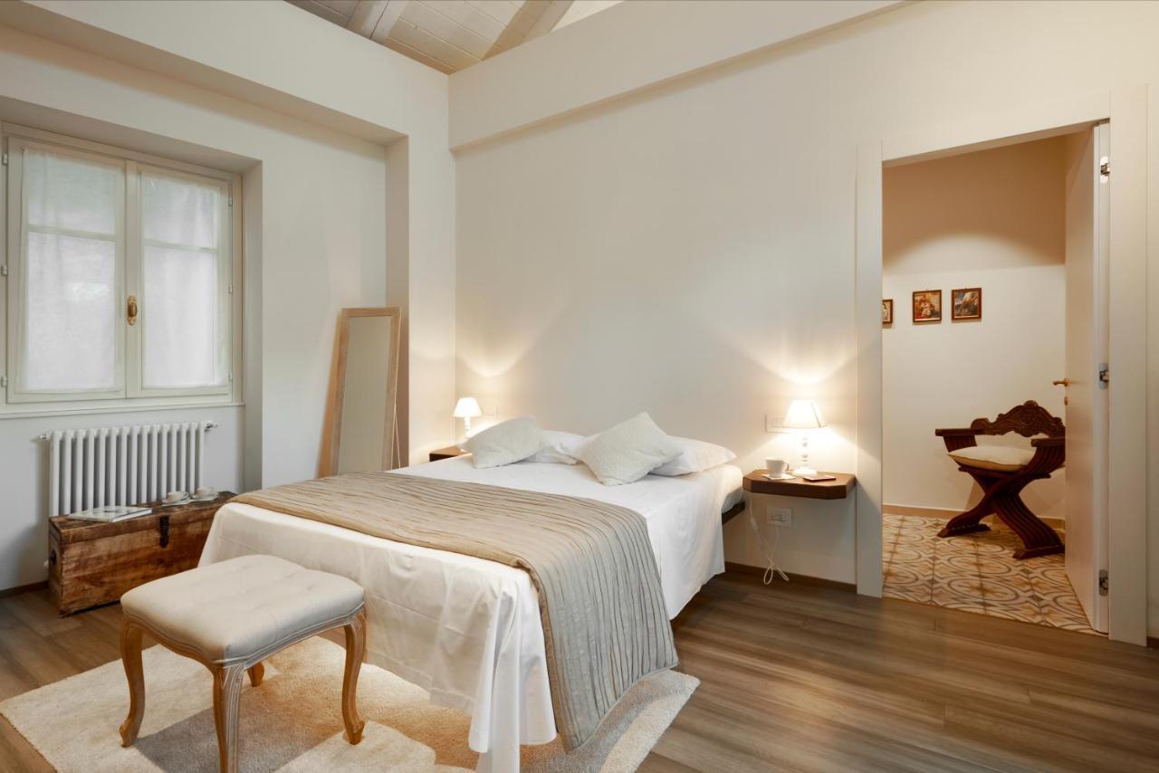Casa Svizzera Agriturismo Barolo Buitenkant foto